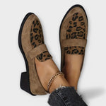 Sapatos femininos elegantes com padrão de leopardo - | Benedita Lisboa