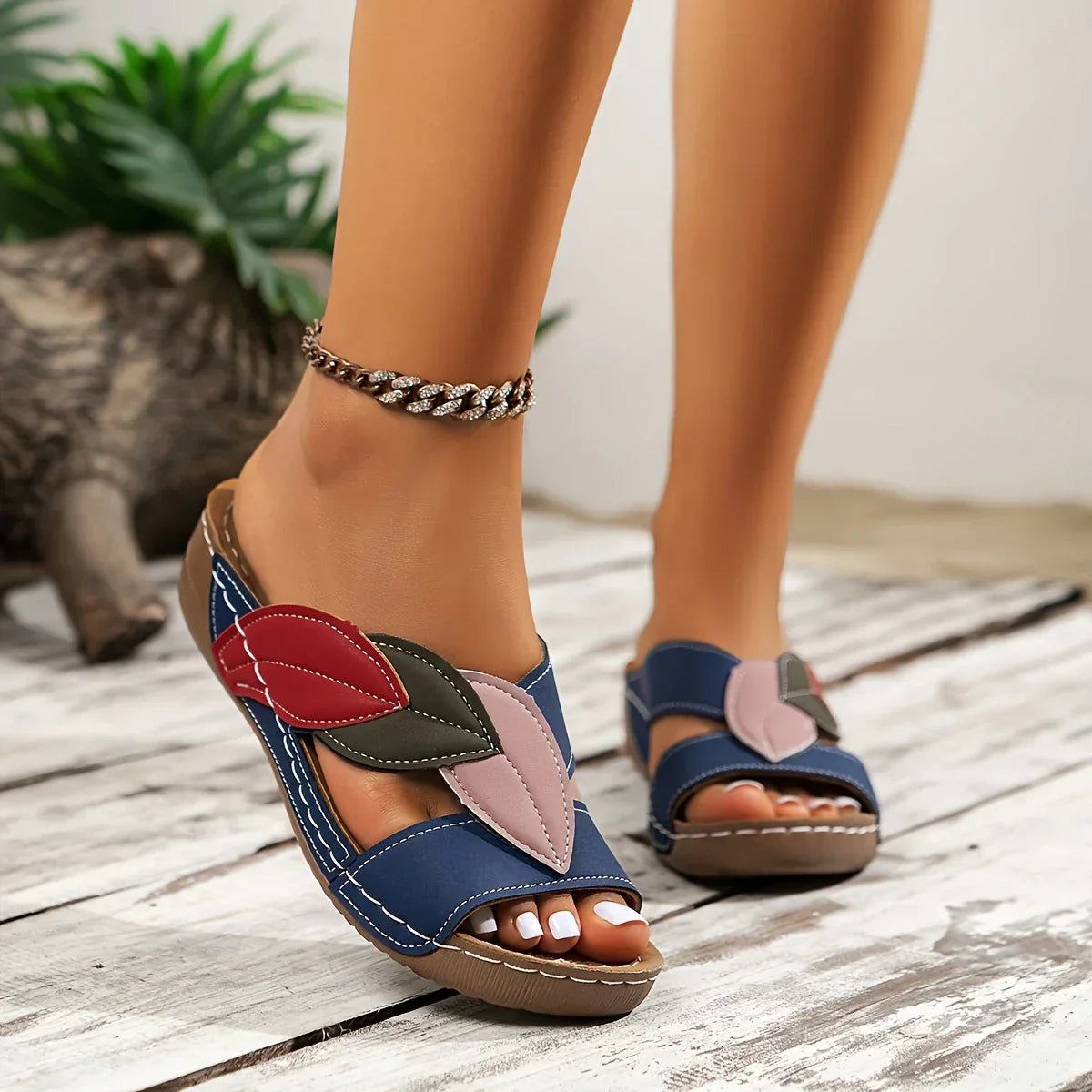 Serena™ | Sandálias Slip - On - | Benedita Lisboa
