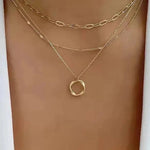 Trinidad - Colar Dourado Clássico de Camadas com Pendente - Necklace | Benedita Lisboa