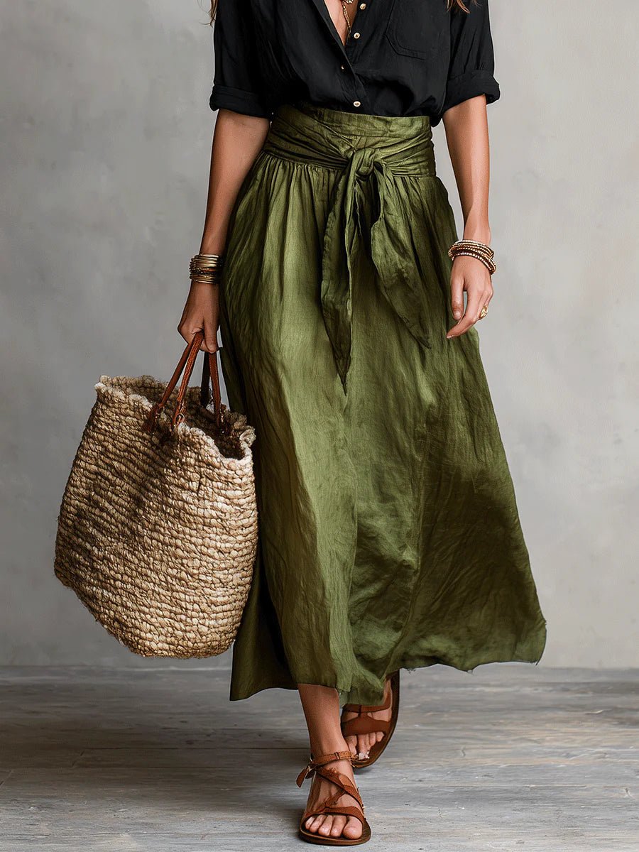 Vera™ | Conjunto de Duas Peças: T-Shirt Preta e Saia Verde Oliva, Elegante e Confortável - | Benedita Lisboa