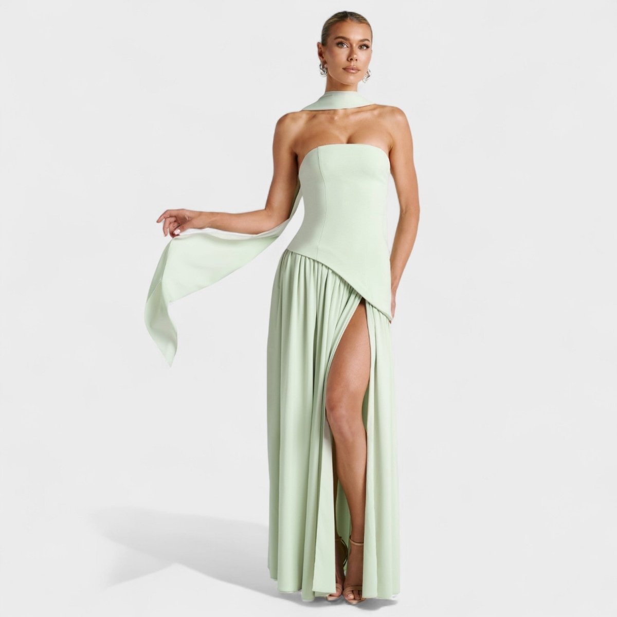 Vestido Maliyah™ | Corte assimétrico Hortelã - | Benedita Lisboa