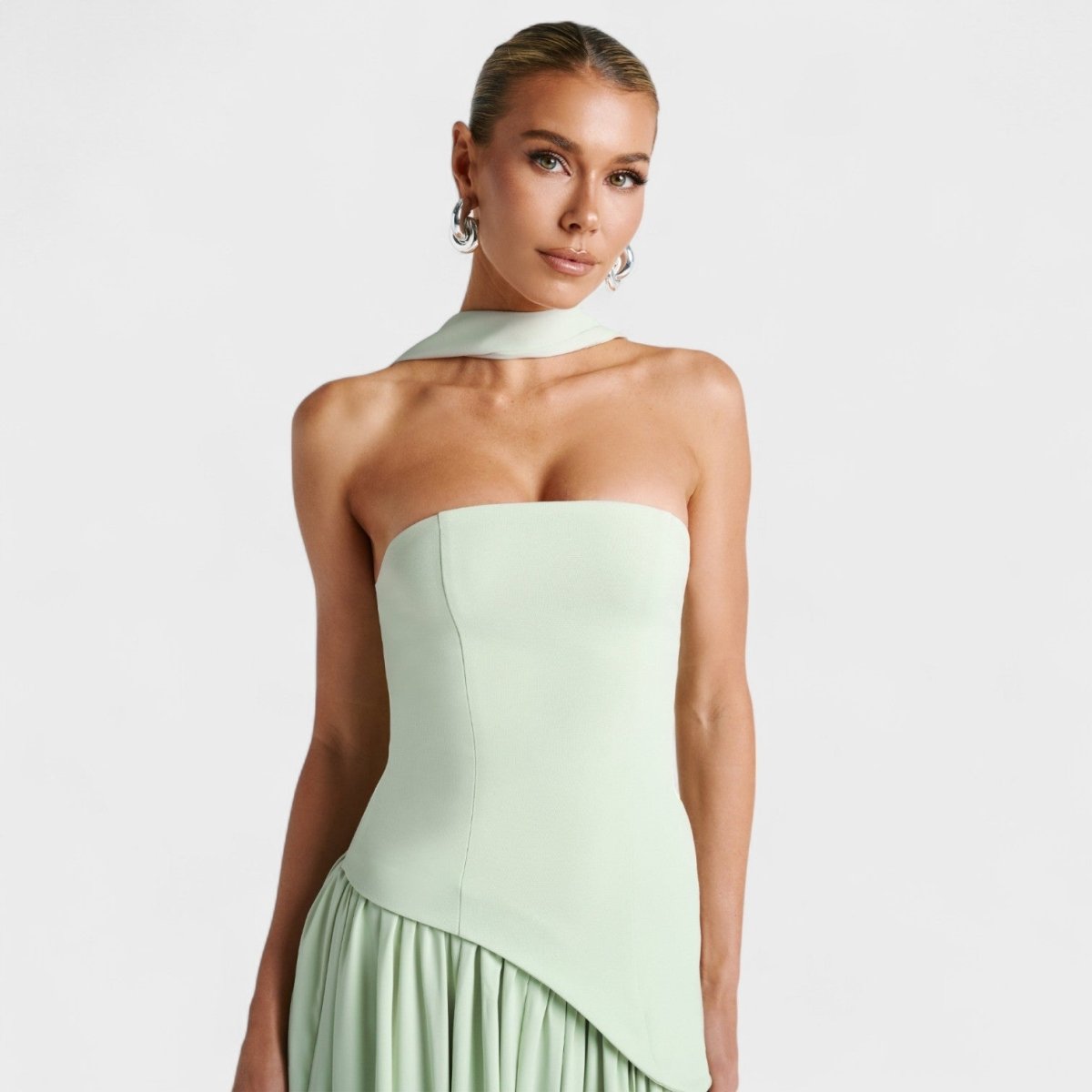 Vestido Maliyah™ | Corte assimétrico Hortelã - | Benedita Lisboa